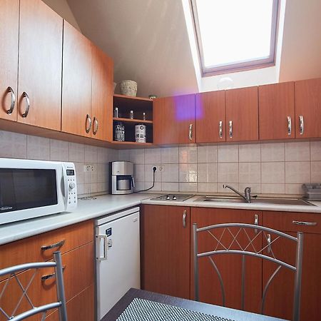 Lujza Apartman Goedoello Apartman Kültér fotó