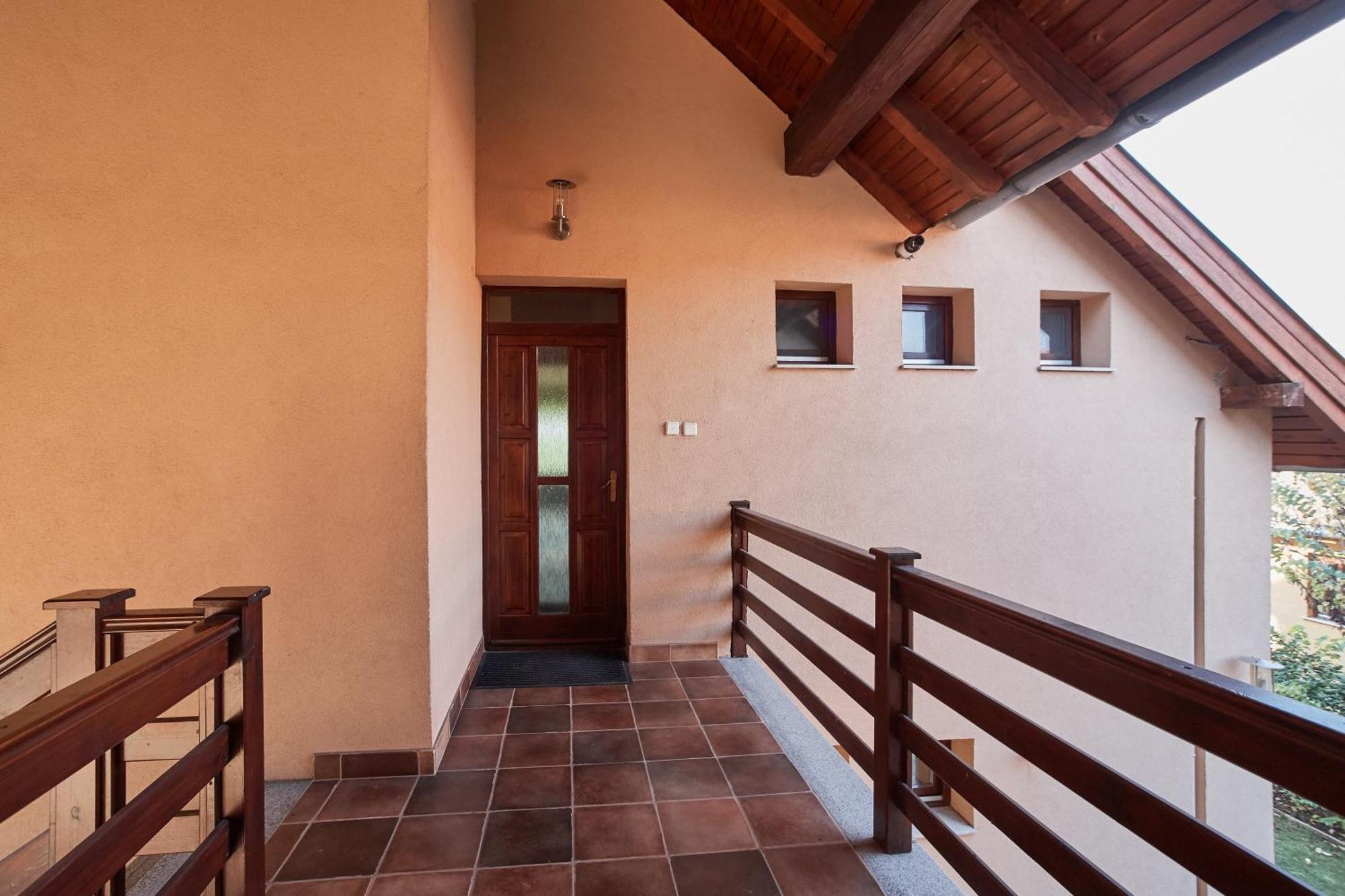 Lujza Apartman Goedoello Apartman Kültér fotó
