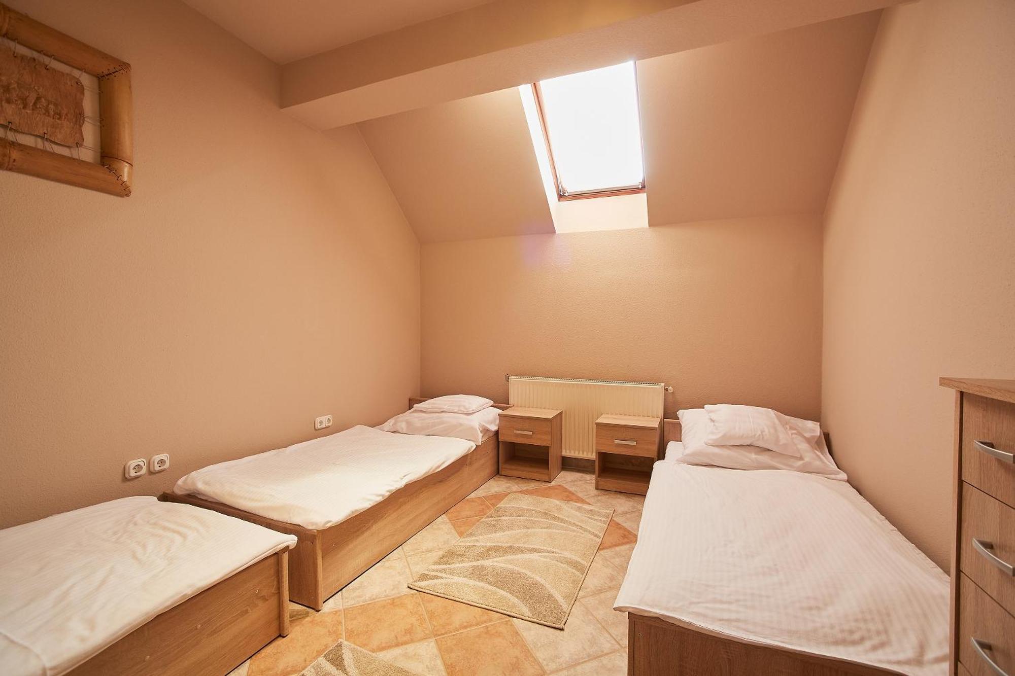 Lujza Apartman Goedoello Apartman Kültér fotó