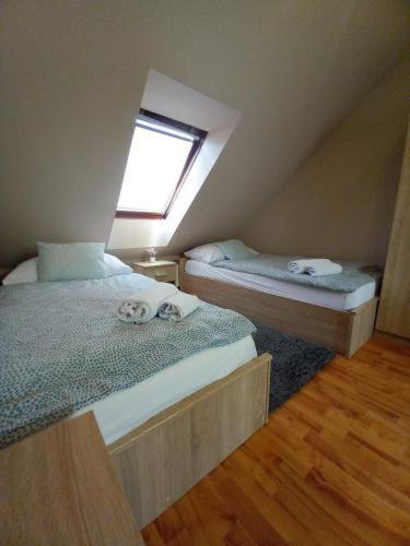 Lujza Apartman Goedoello Apartman Kültér fotó