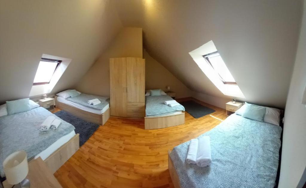 Lujza Apartman Goedoello Apartman Kültér fotó