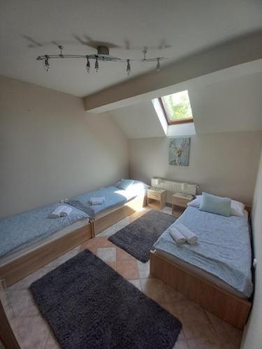 Lujza Apartman Goedoello Apartman Kültér fotó